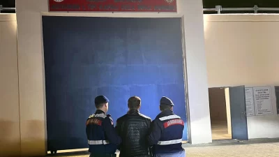 Adıyaman İl Jandarma Komutanlığı ekipleri, aranan şahısların yakalanmasına yönelik yürüttüğü