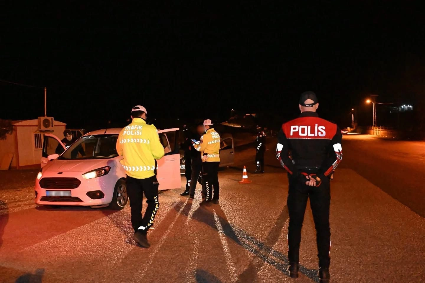 Adıyaman genelinde asayiş suçlarının önlenmesi, suça karışan kişilerin yakalanması ve