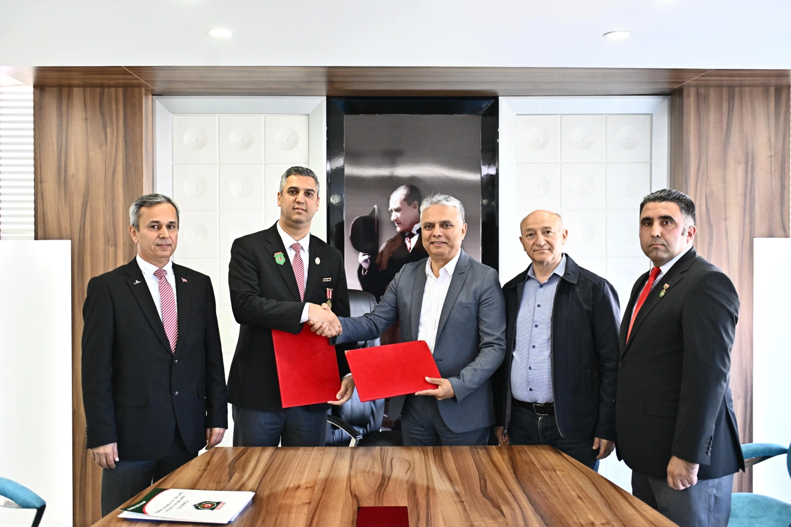 Antalya Muratpaşa Belediye Başkanı Ümit Uysal, Türkiye Harp Malulü Gaziler