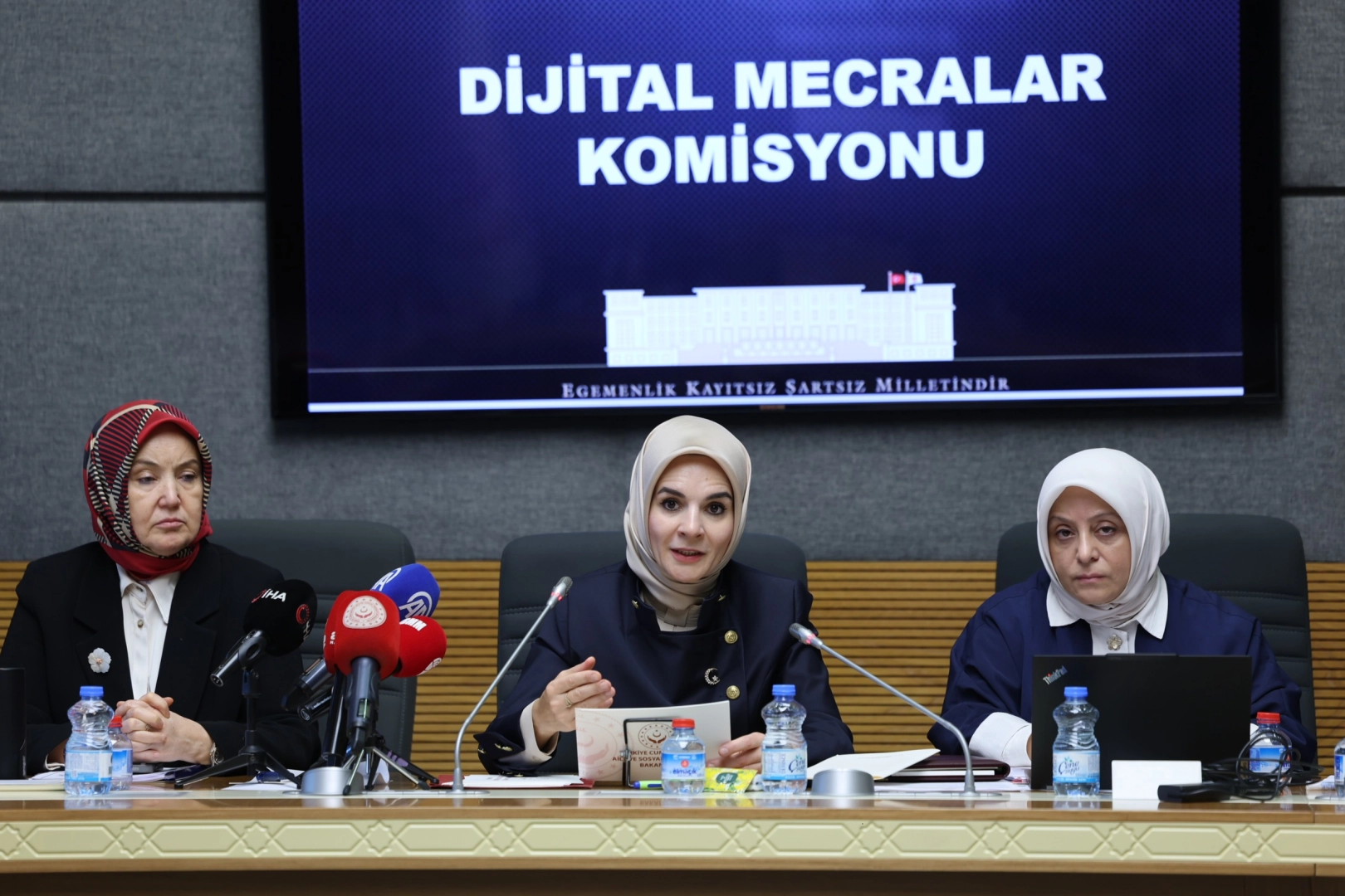 Aile ve Sosyal Hizmetler Bakanı Mahinur Özdemir Göktaş, çocukların dijital