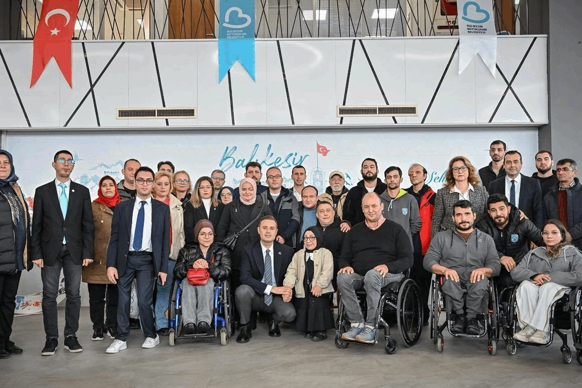 Balıkesir Büyükşehir Belediye Başkanı Ahmet Akın, 3 Aralık Dünya Engelliler
