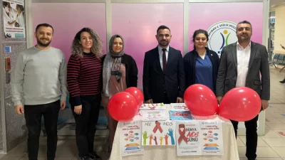 1 Aralık Dünya AIDS Günü kapsamında hastanede stant kurulup bilgilendirici