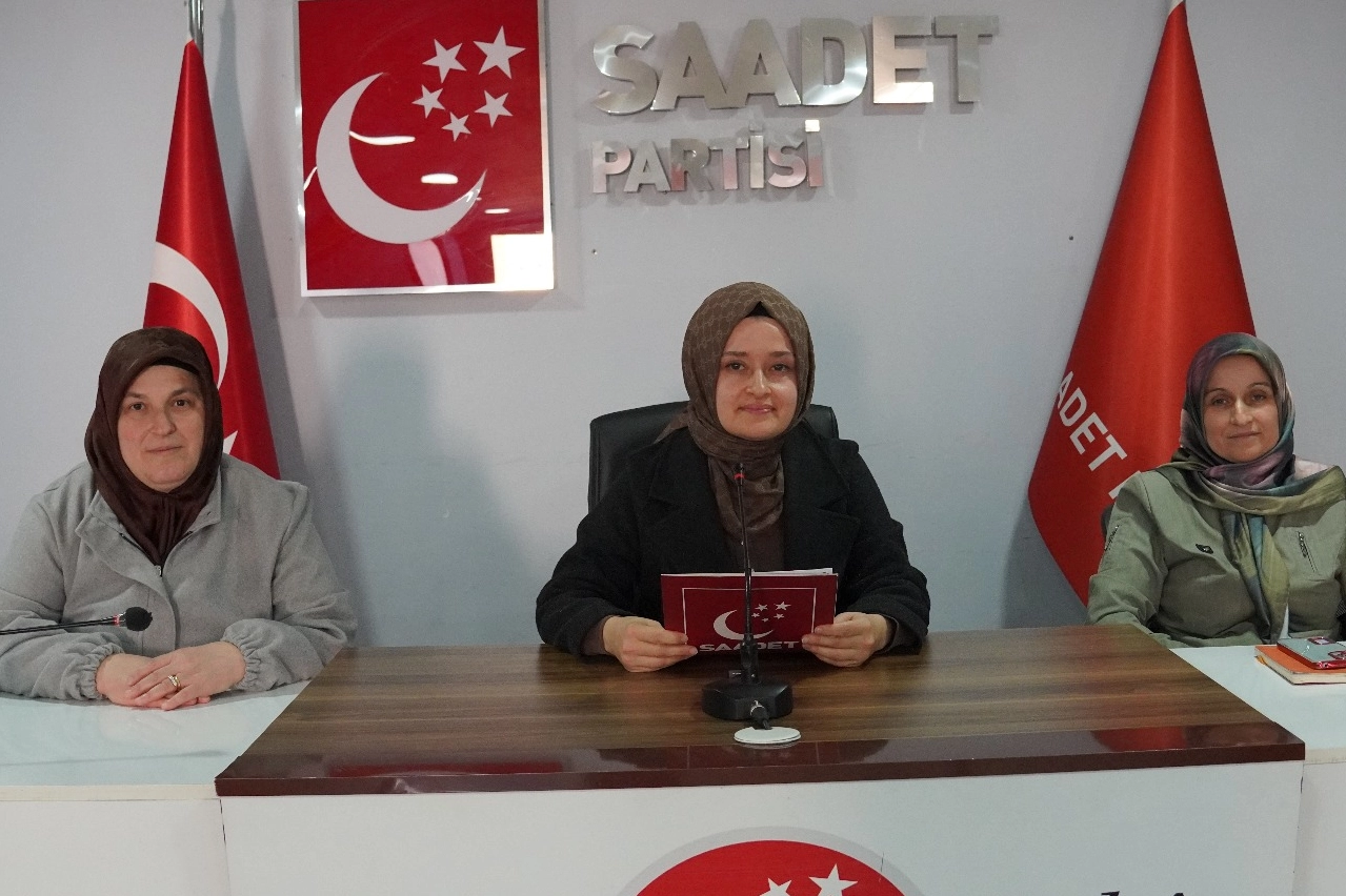 5 Aralık Dünya Kadın Hakları Günü’nde basın açıklaması yapan Osmangazi