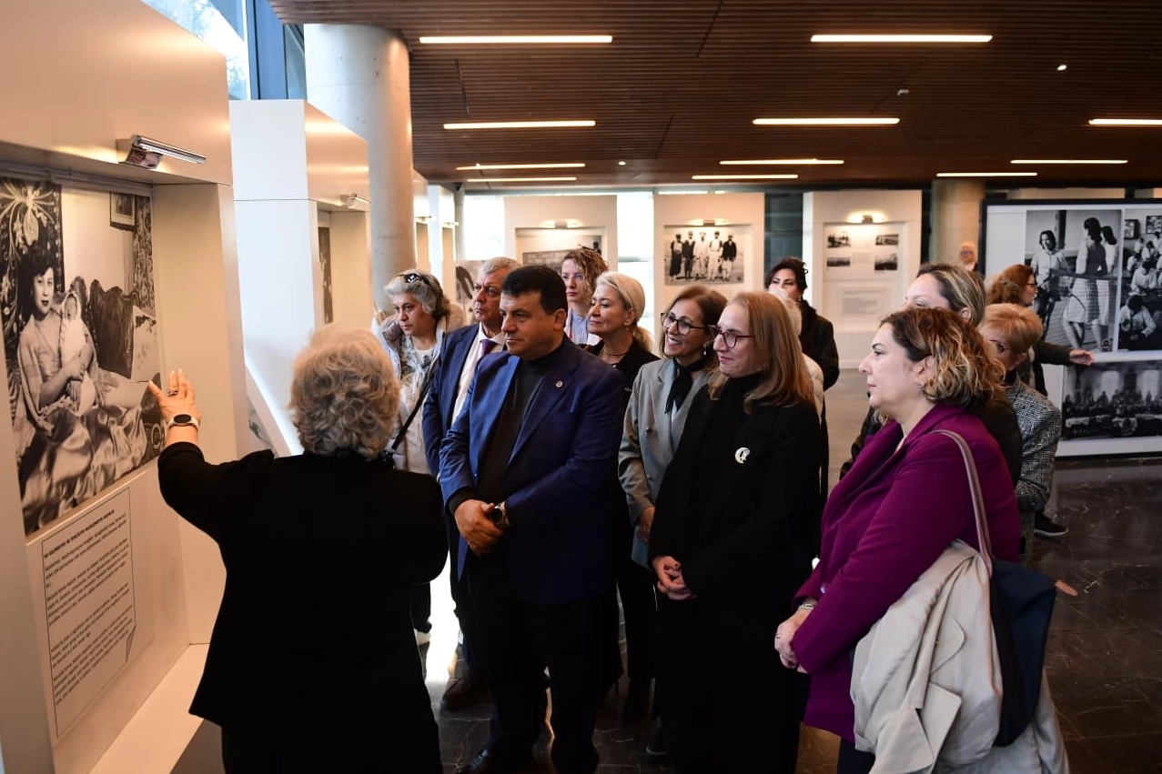 Hayatın her alanında toplumsal cinsiyet eşitliğini temel alan yaklaşımlarla çalışmalarını