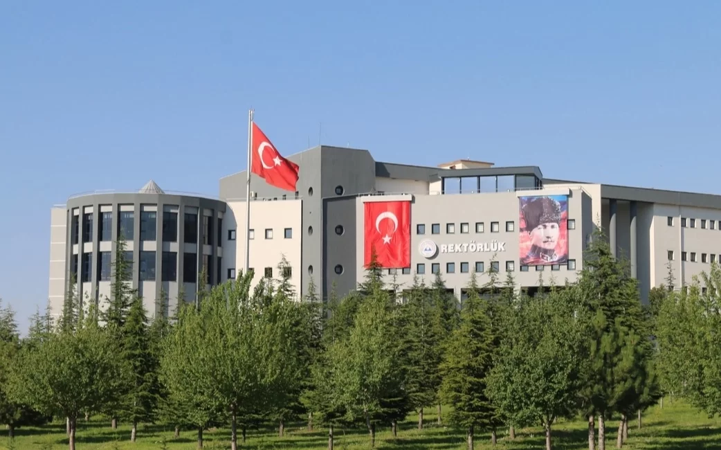 Sürdürülebilirlik konularına dikkat çekmeyi ve küresel çevre bilincini artırmayı hedefleyen