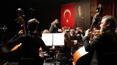 Eskişehir Büyükşehir Belediyesi Senfoni Orkestrası bu hafta orkestra şefi Ceyda