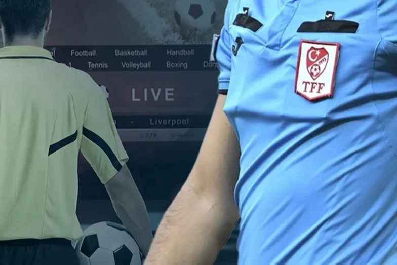 Galatasaray’ın Samsunspor’u 3-2 mağlup ettiği karşılaşmanın uzatma dakikalarında Kazımcan’ın pozisyonuna