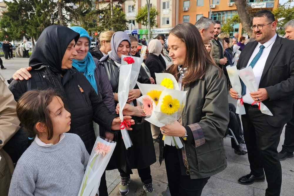 Gölcük’te 5 Aralık Dünya Kadın Hakları Günü ve Türk Kadınına