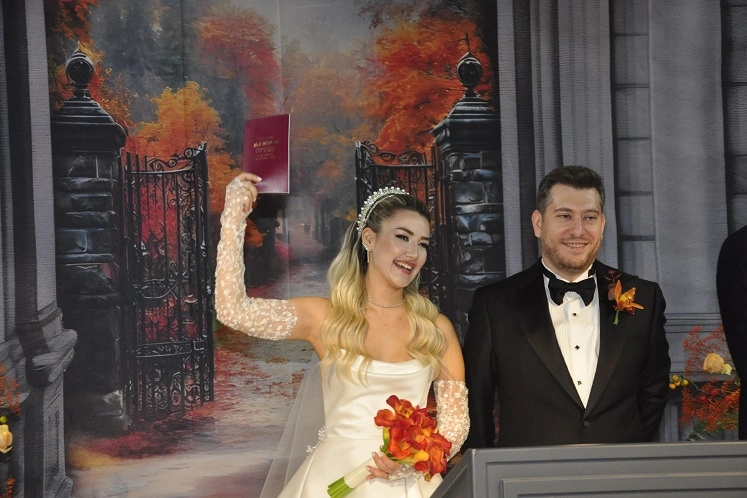 Berre Özkan ile Orkun Cantürk Hilton Otel’de düzenlenen görkemli düğün