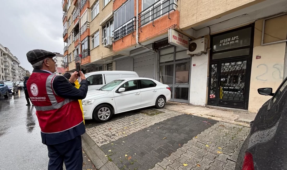 Maltepe Belediyesi afet anında tehlike yaratabilecek klima, direk, elektrik kabloları,
