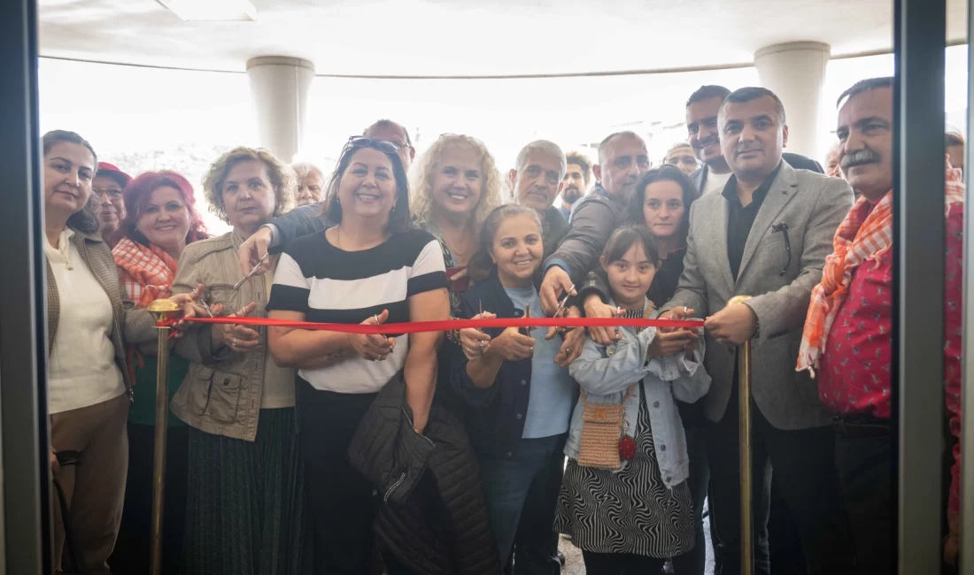 İzmir Bornova Belediyesi Altındağ Atatürk STK Yerleşkesi, yerleşkeden yararlanan derneklerin