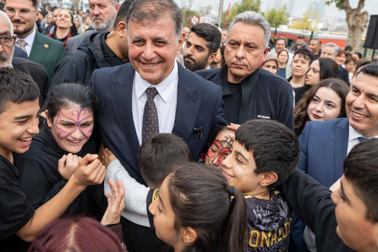 İzmir Büyükşehir Belediye Başkanı Dr. Cemil Tugay, “Güzel İzmir Hareketi”