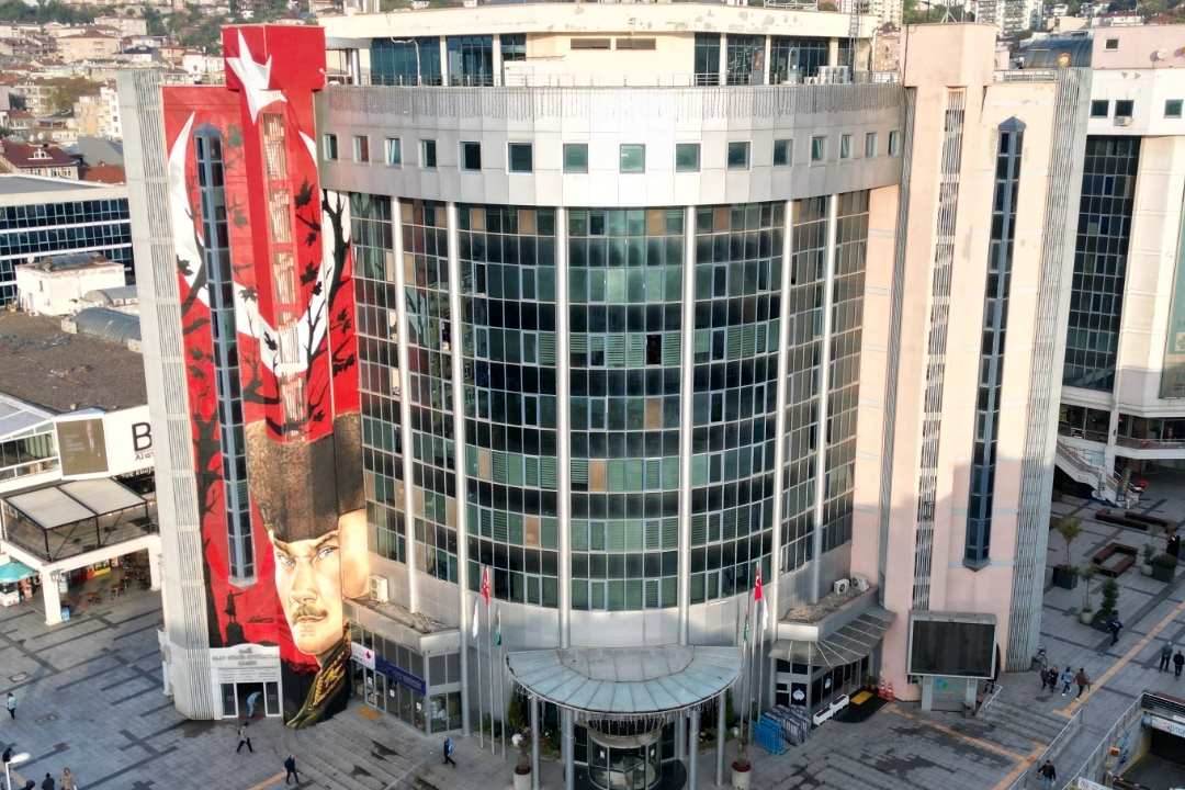 Kocaeli’de İzmit Belediyesi, kaçak yapı üzerinden oluşturulan “seçim ofisi” iddialarının