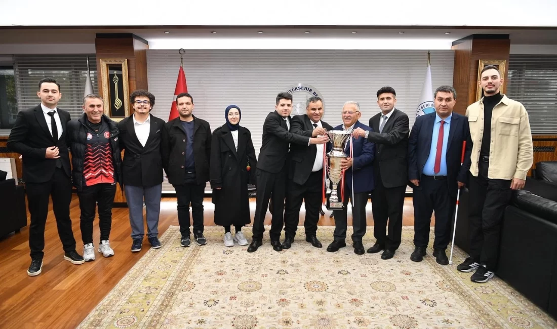 Kayseri Büyükşehir Belediye Başkanı Dr. Memduh Büyükkılıç, Sesi Görenler 1.