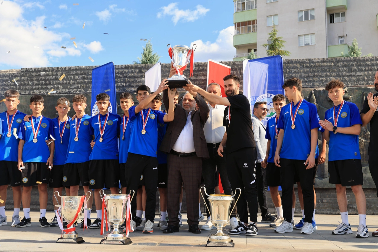 Kayseri Talas Belediyesinin adeta yetenek üretim merkezi hâline gelen Sporcu