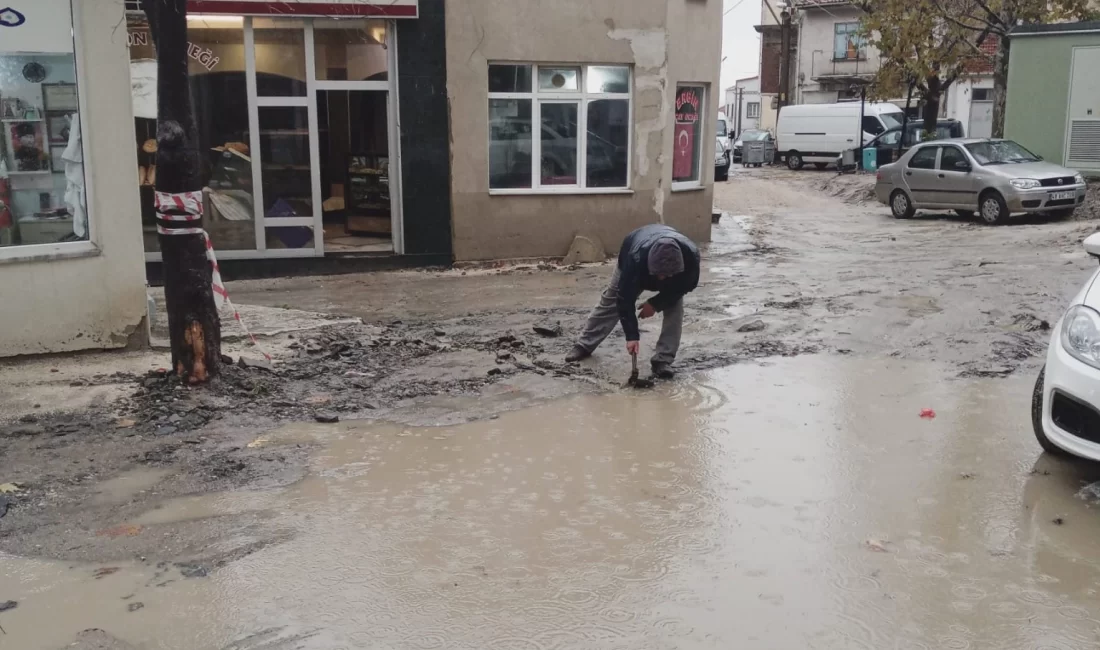 Edirne Keşan’da Yol ve altyapı çalışmaları süren Uğur Mumcu Caddesi,