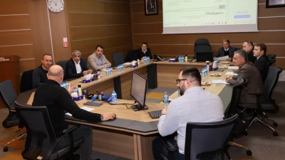 Kocaeli Büyükşehir Belediyesi Encümeni’nde yolcuyla tartışan ve trafik güvenliğini sağlayan