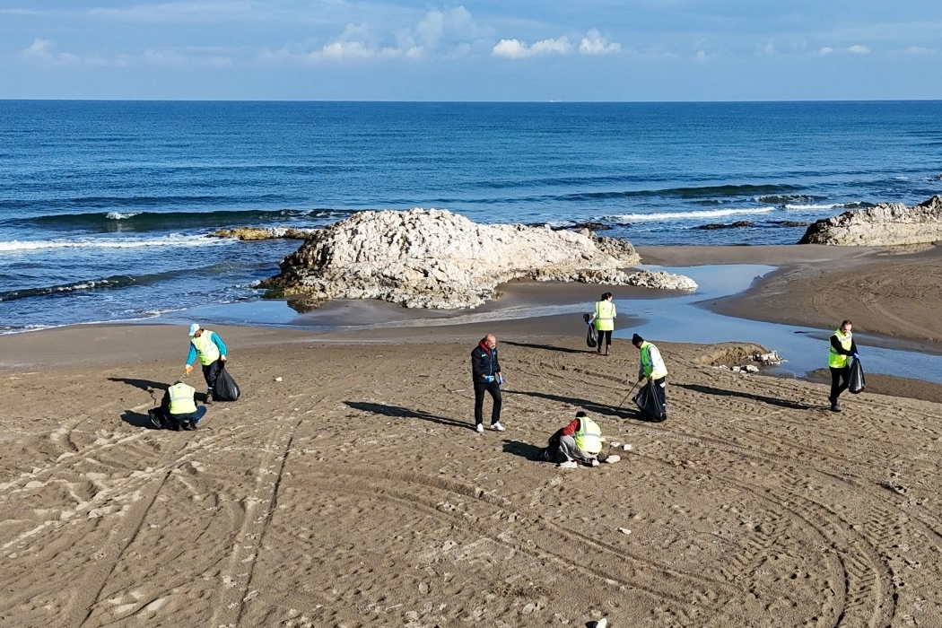 Kocaeli Büyükşehir Belediyesi, yıl boyunca sürdürdüğü kıyı temizlikleri ve izleme