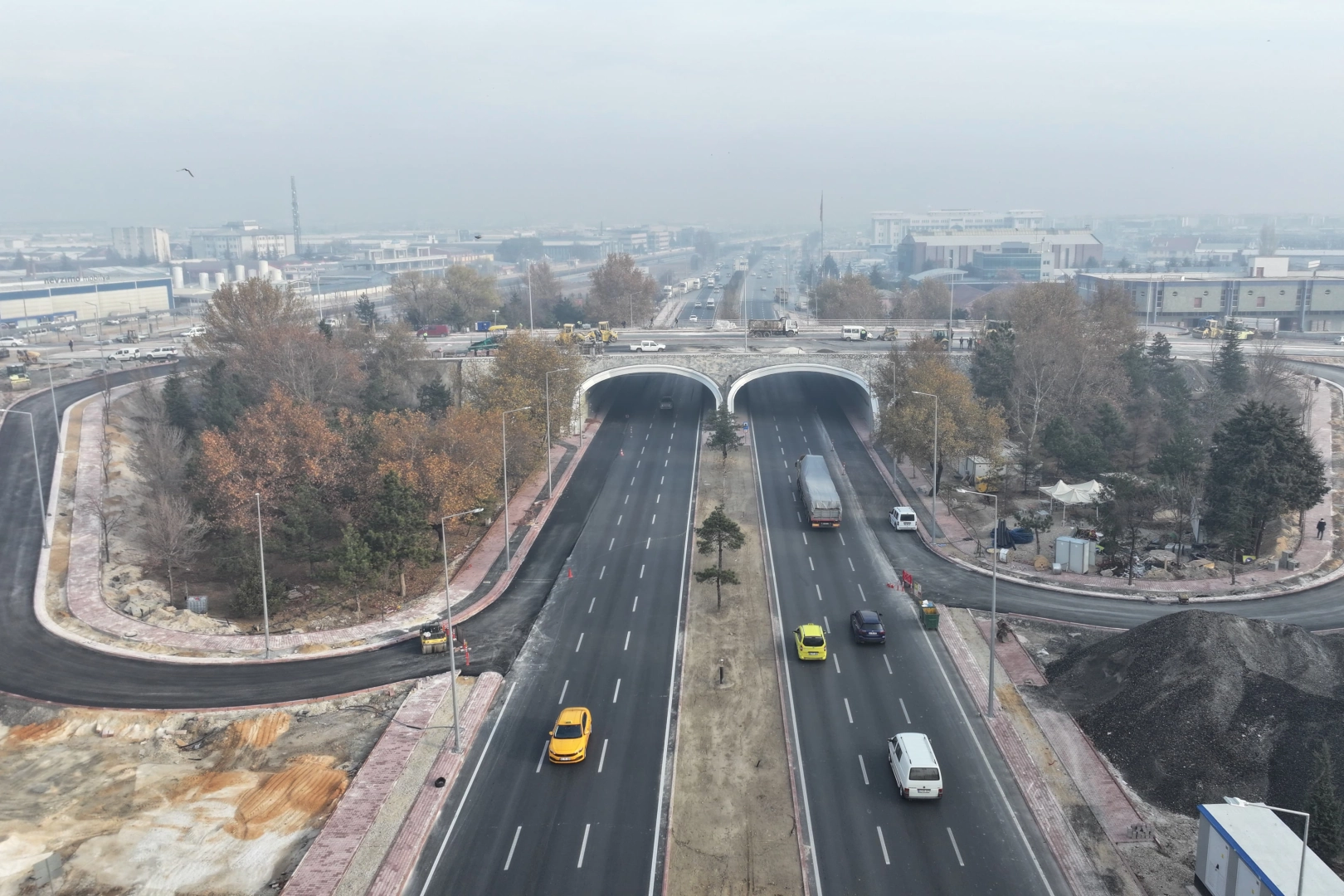 Konya Büyükşehir Belediyesi’nin, Ankara Yolu ile Adana Çevreyolu kesişimindeki Marangozlar