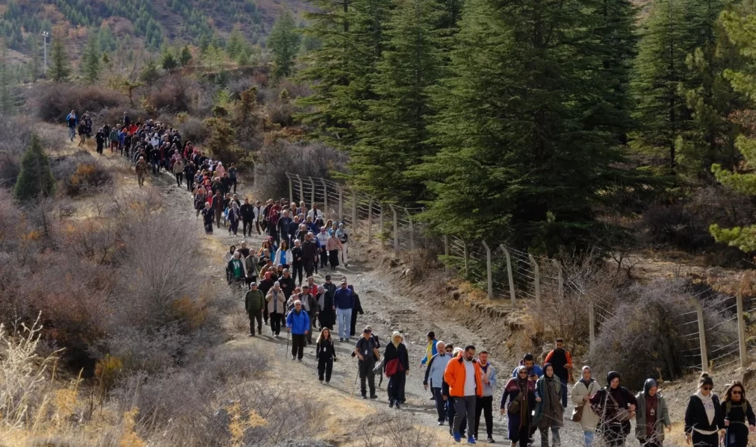 Konya Büyükşehir Belediyesi’nin düzenlediği “Konya’da Yürüyoruz” temalı yürüyüş etkinlikleri, doğaseverleri