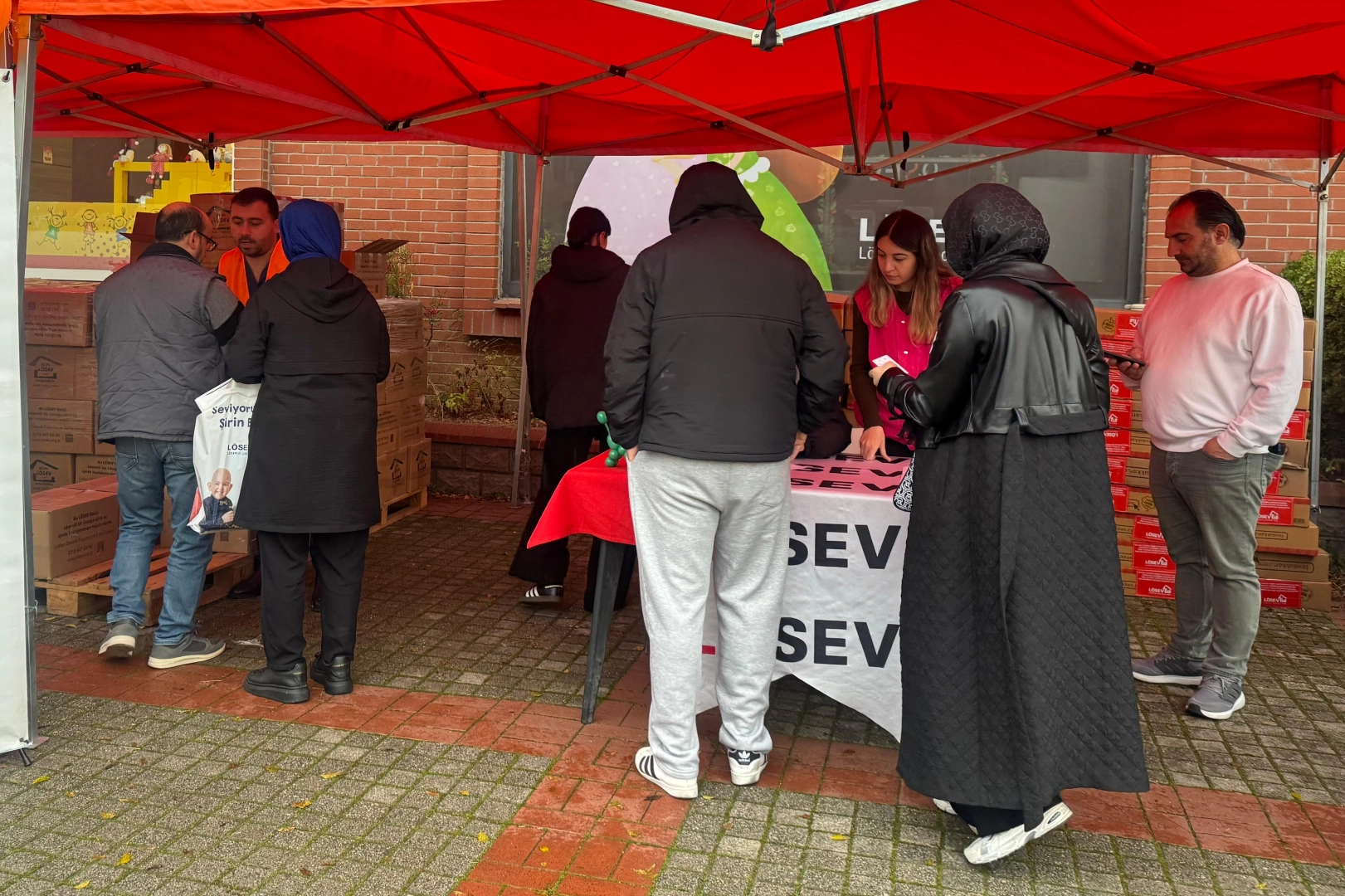 LÖSEV kanser ile mücadele eden ailelerini 12 ay boyunca taze