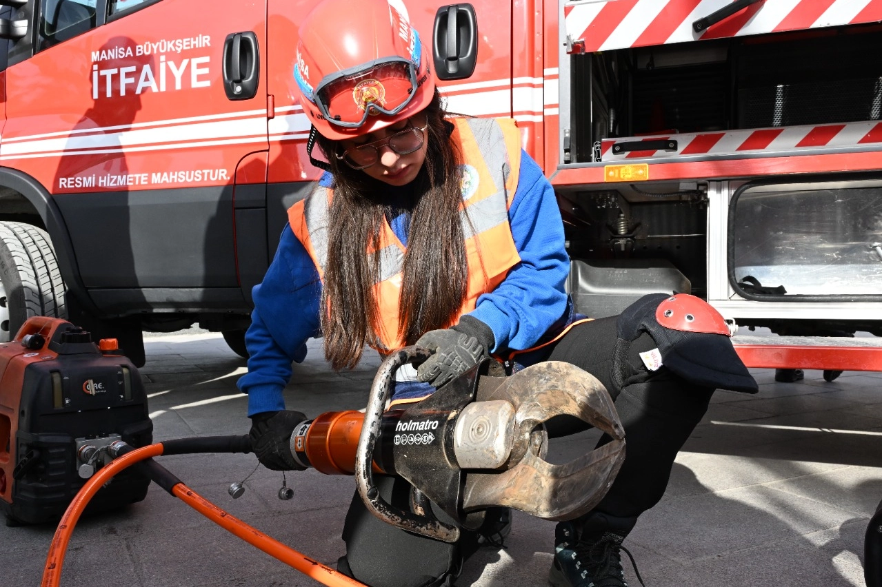 Manisa Büyükşehir Belediyesi, olası afet ve acil durumlara karşı toplumsal