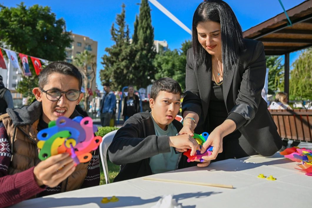 Mersin Büyükşehir Belediyesi, ‘3 Aralık Dünya Engelliler Günü’ kapsamında Engelsiz Yaşam Parkı’nda,