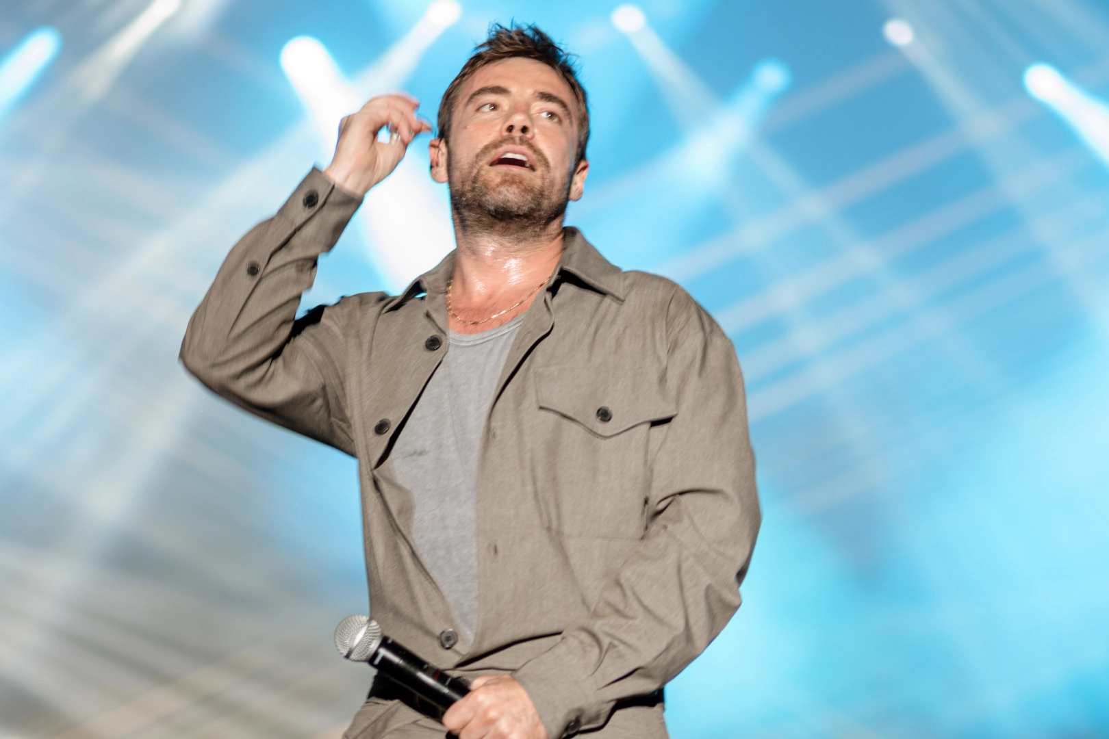 Murat Dalkılıç, uzun süredir kendi şarkılarını yazıyor ve besteci kimliğiyle