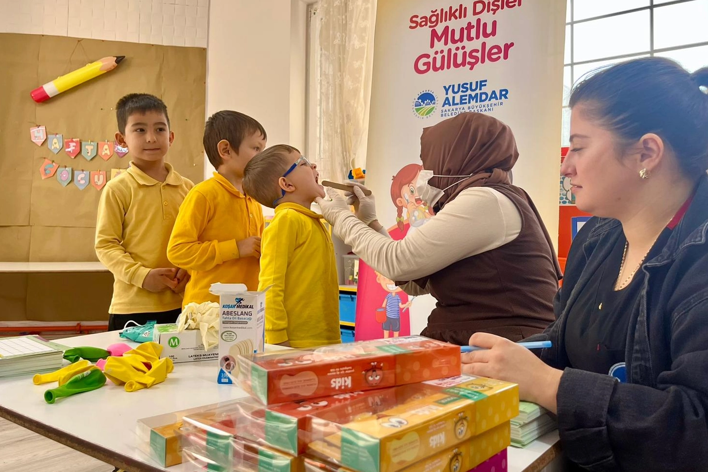 Sakarya Büyükşehir Belediyesi, Ağız ve Diş Sağlığı Haftası kapsamında Kocaali,