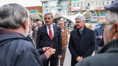 Sakarya Büyükşehir Belediyesi, kentin üç asırlık ticaret merkezi Uzunçarşı’da yürüttüğü