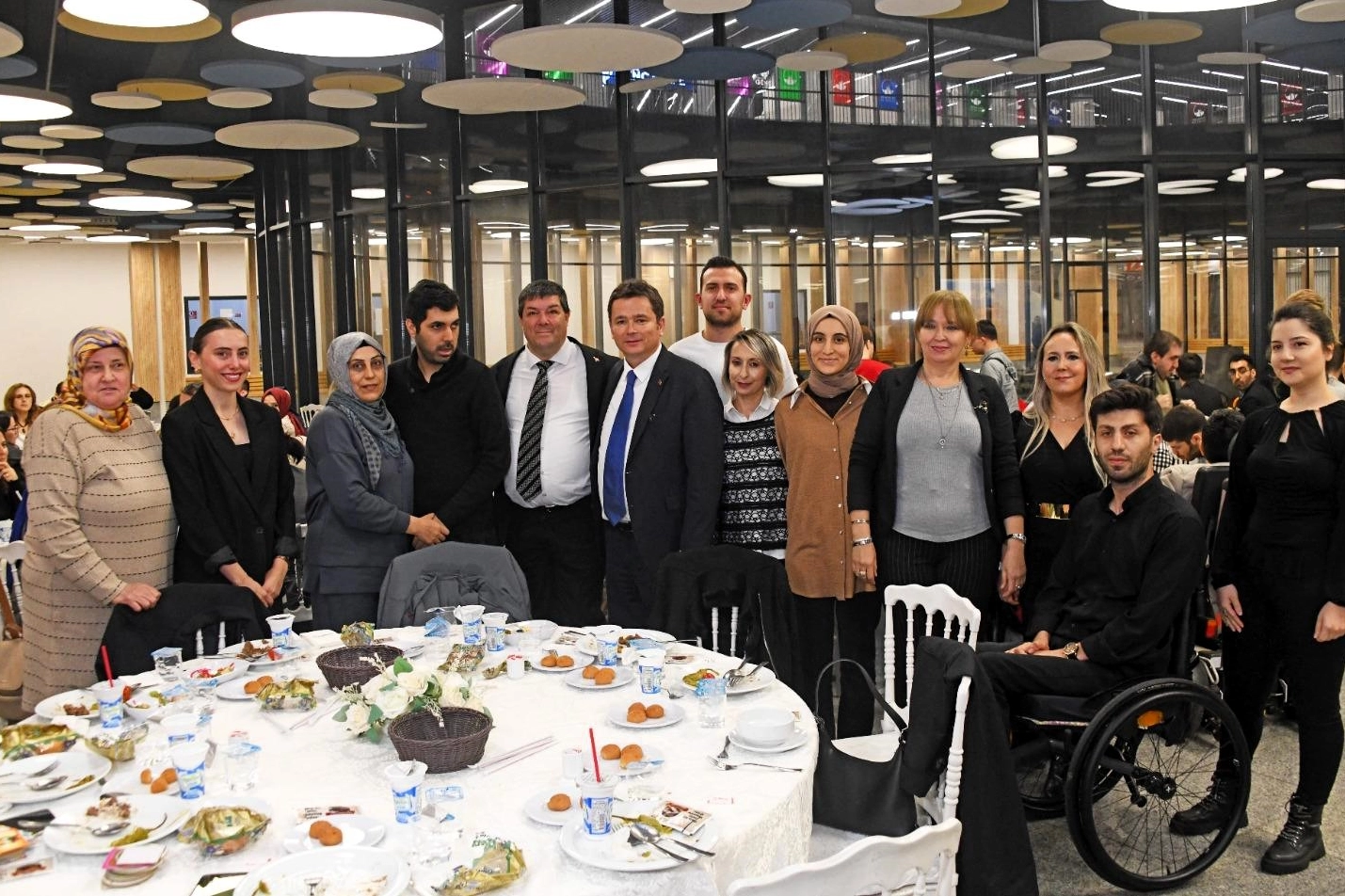 Bursa’da Osmangazi Belediye Başkanı Erkan Aydın, 3 Aralık Dünya Engelliler