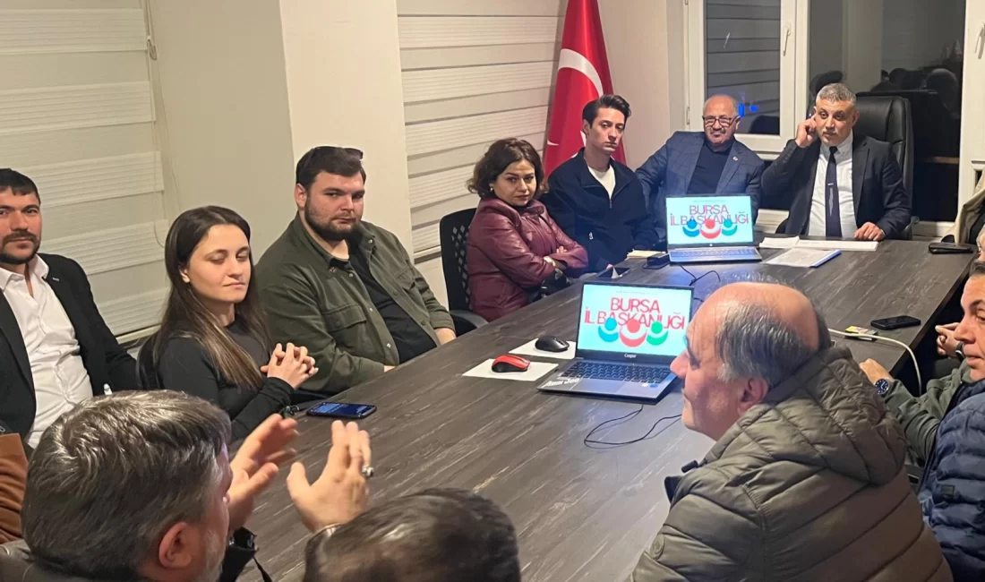 Türkiye İttifak Partisi Bursa İl Başkanı Fatih Düzenli, parti üyeleri