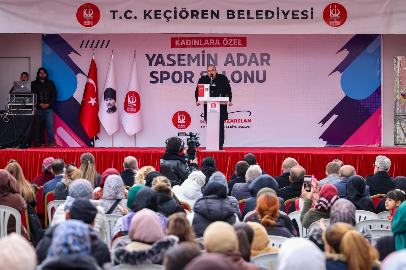 Keçiören Belediyesi tarafından kapsamlı yenileme çalışmaları yapılan Yasemin Adar Spor
